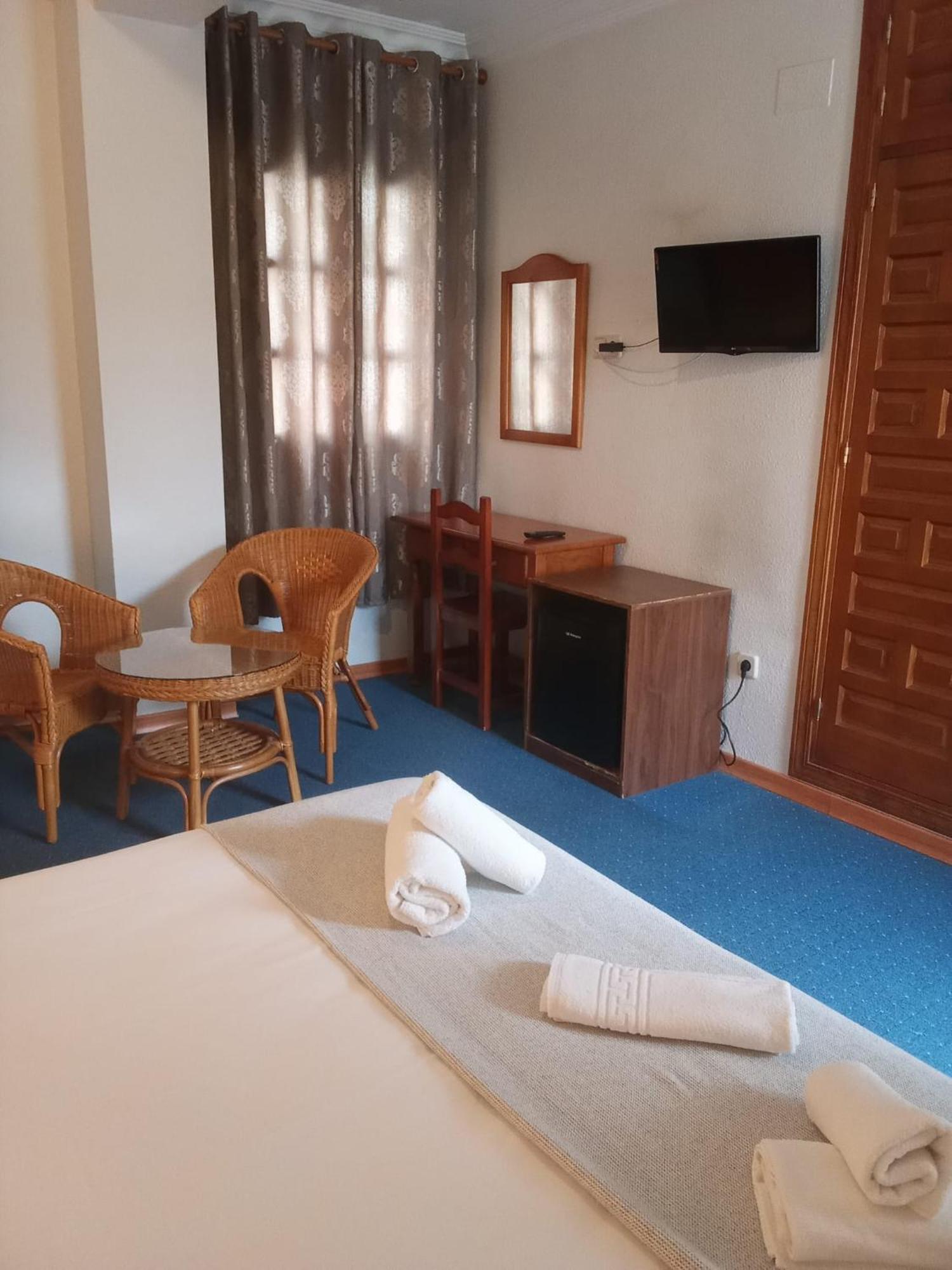 Hotel Mairena ไมเรนา เดล อัลกอร์ ภายนอก รูปภาพ