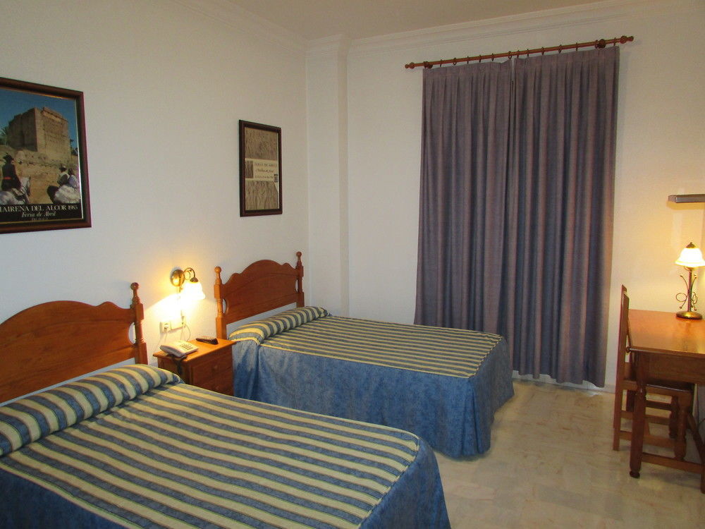 Hotel Mairena ไมเรนา เดล อัลกอร์ ภายนอก รูปภาพ