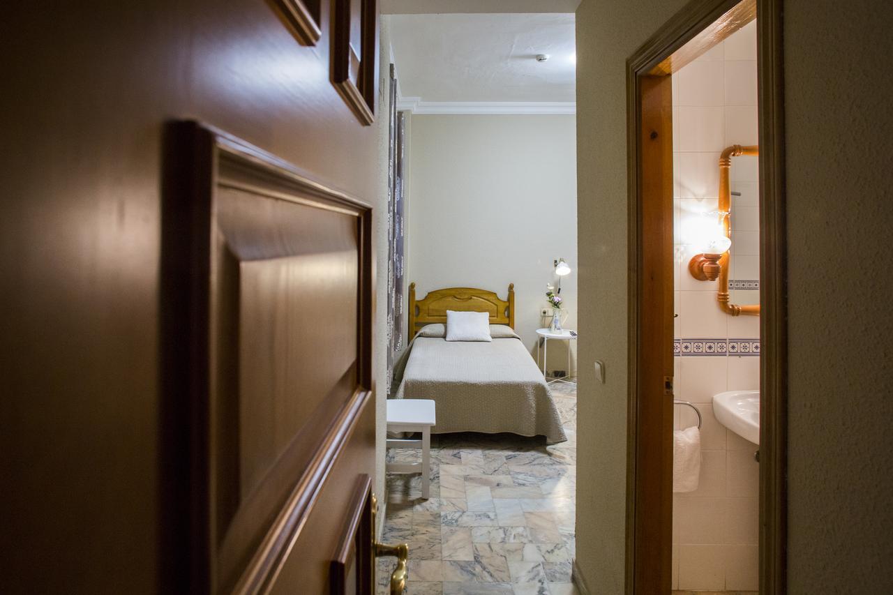 Hotel Mairena ไมเรนา เดล อัลกอร์ ภายนอก รูปภาพ